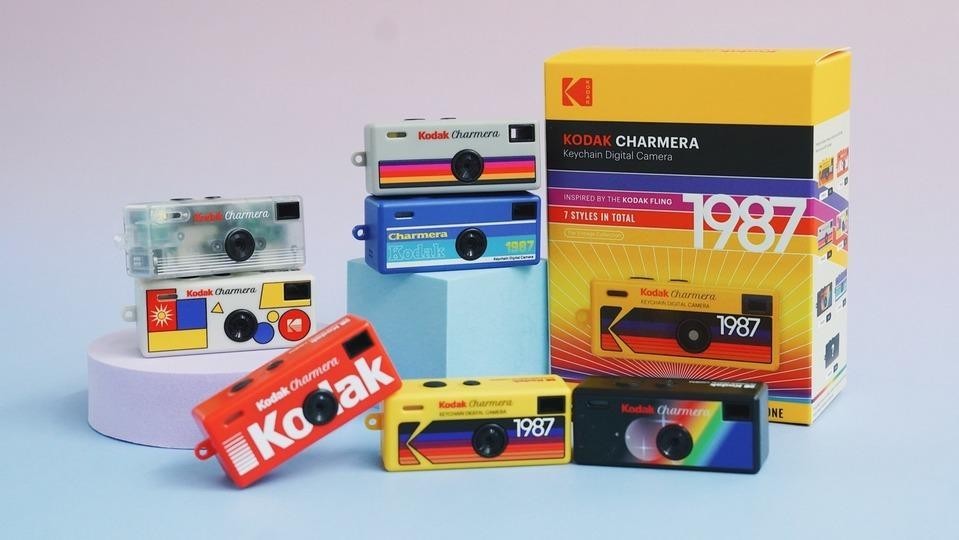 Kodak デジカメ Amazon | Kodak Step Touch 13MPデジタルカメラ&インスタント