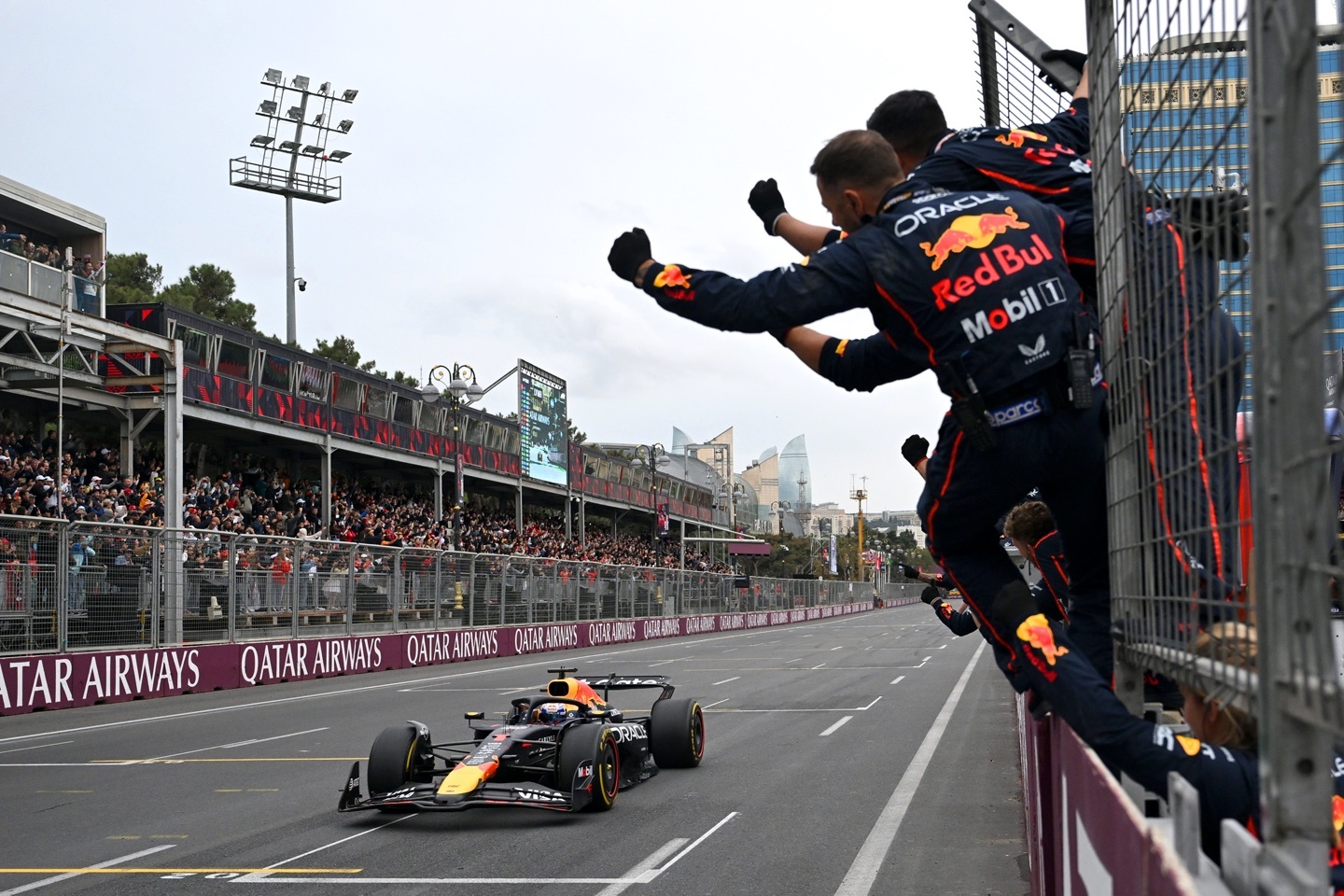 1/18 フェルスタッペン　別注　日本GP チャンピオン　角田移籍記念値下げ中 1/18 フェルスタッペン 別注 日本GP チャンピオン 角田移籍記念