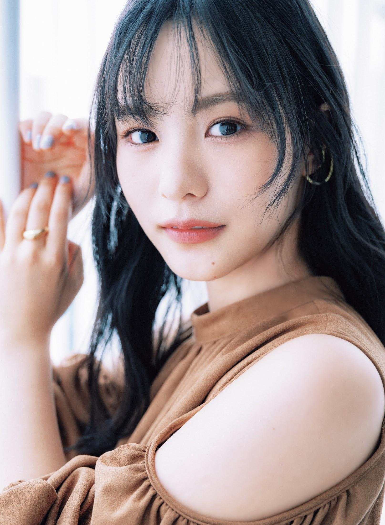 中川智尋　直筆生写真　櫻坂46 四期生 中川智尋 櫻坂46 四期生 お披露目制服生写真 直筆サイン入り
