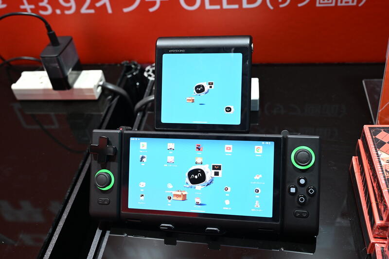 変態すぎるAndroid携帯ゲーム機がTGS2025会場で触れるぞ！！変形