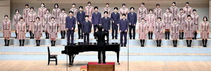 安積女子高校合唱団 全日本合唱コンクール全国大会出場の軌跡 1990~2000 安積女子高校合唱団 全日本合唱コンクール全国大会出場の軌跡Ⅱ