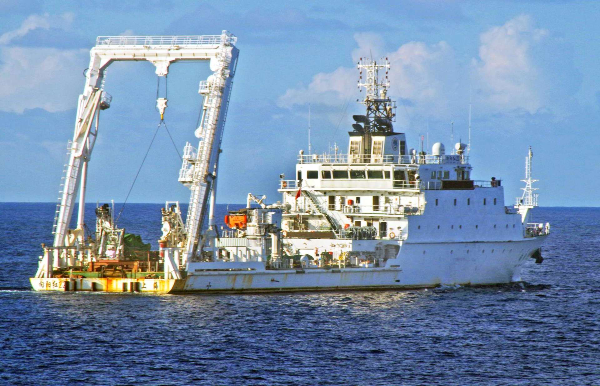 中止求めたが航行続ける――奄美大島沖のEEZ内に中国海洋調査船