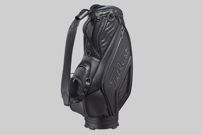 タイトリスト練習場バック合皮高級感