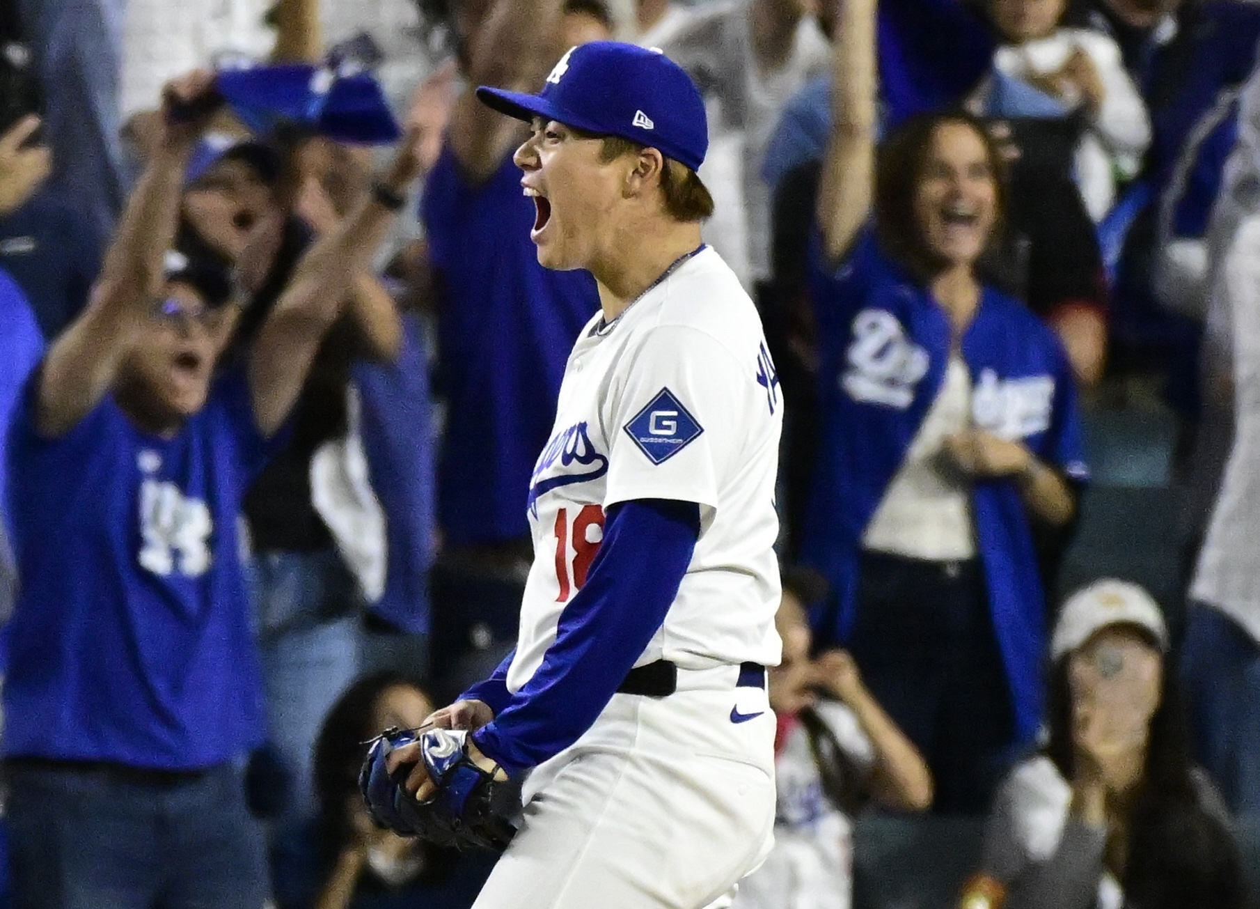 YOSHINOBU YAMAMOTO XL Tシャツ　山本由伸　子ライオン YOSHINOBU YAMAMOTO XL Tシャツ 山本由伸 子ライオン - メルカリ