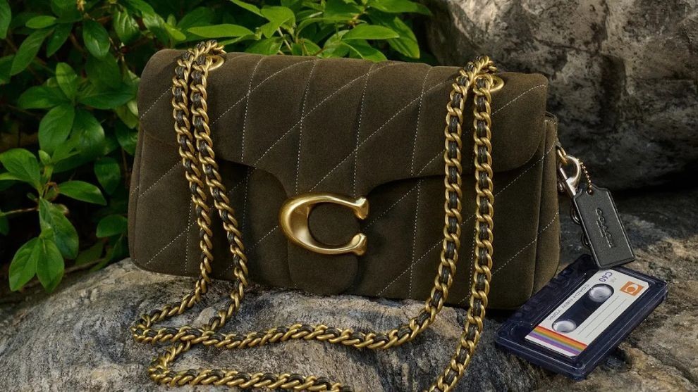 コーチ 、Z世代が新規顧客の3分の2に 「手頃さ×体験」で100億ドル