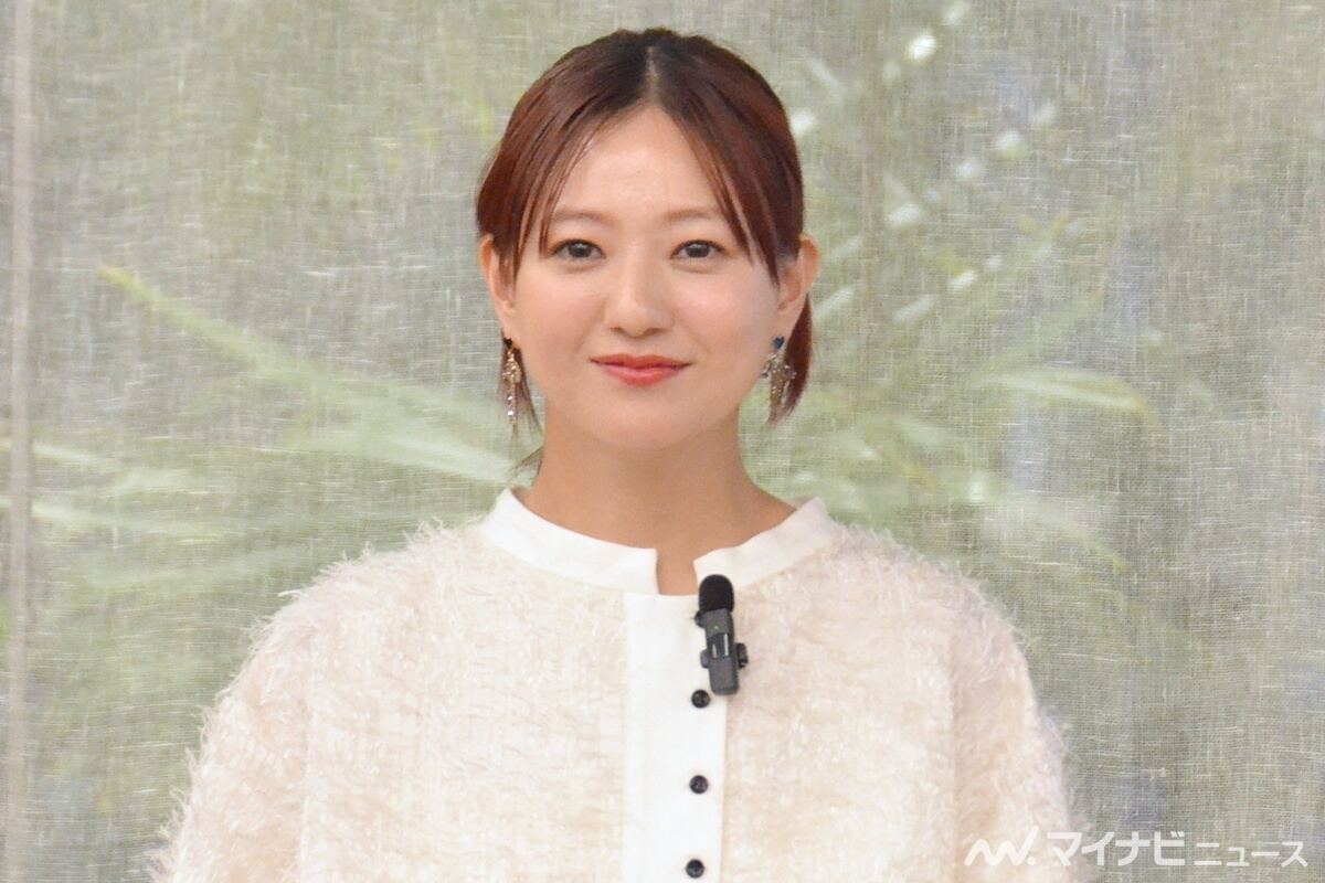 AAA　伊藤千晃　サインボール※経年劣化あり AAA 伊藤千晃 サインボール※経年劣化あり ミュージシャン