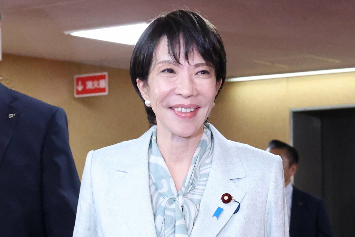 自民党新総裁に就任し、新たなリーダーシップを発揮する高市早苗氏の肖像