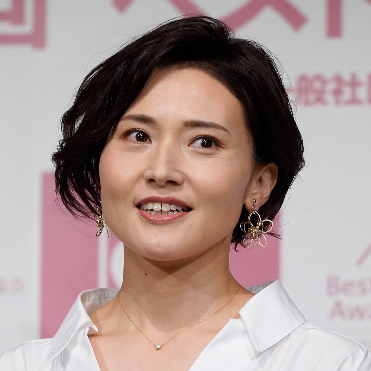 自民党総裁選の結果発表を見守る関係者の様子