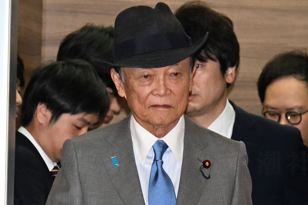 自民党総裁選後に笑顔を見せる麻生太郎氏