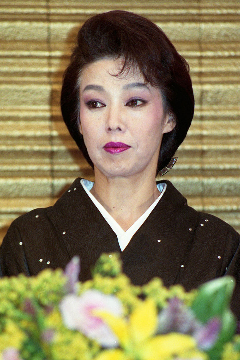 舞台「俊寛」製作発表会見で輝く女優太地喜和子、その美しさと才能