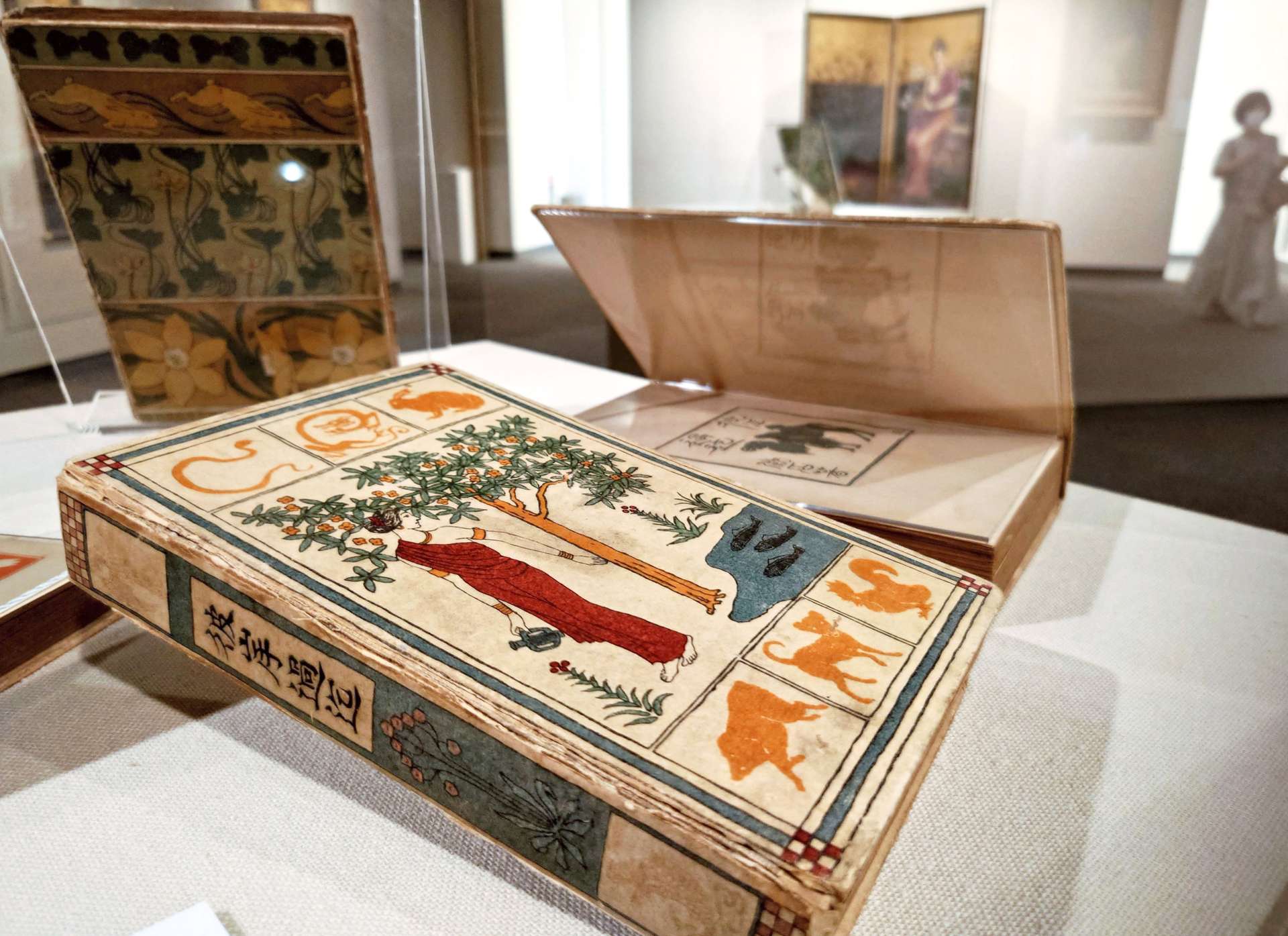 売れなくても美しい本を」――漱石の期待に応えたブックデザイナー