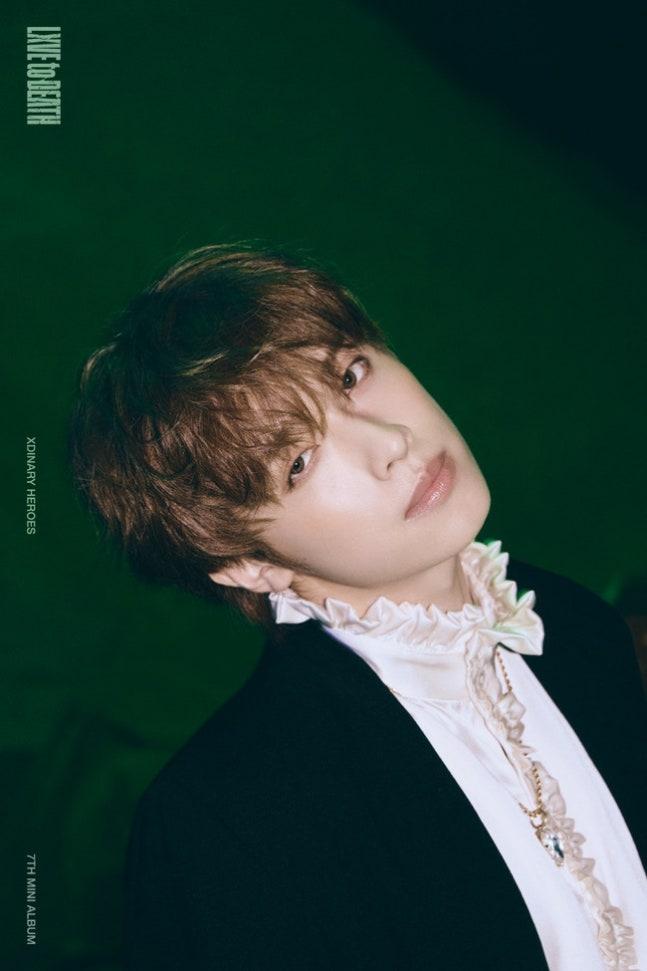 Xdinary Heroes　ガオン⑼ Xdinary Heroes ガオン＆O․de、7thミニアルバム「LXVE to DEATH