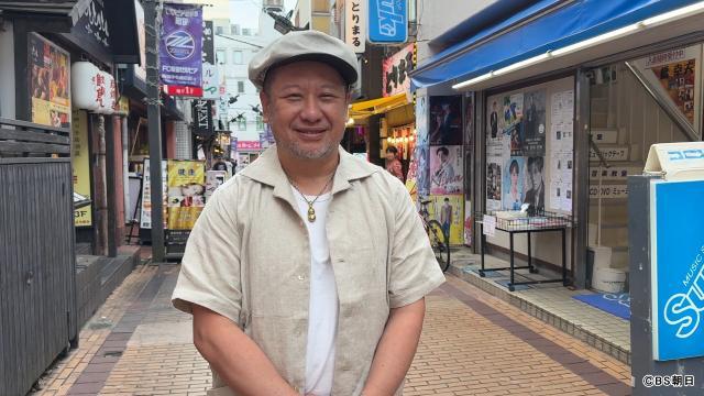 「B食の旅」のメインビジュアル、ケンドーコバヤシ、阿佐ヶ谷姉妹、後藤輝基が番組の魅力と新たな食体験を予感させる