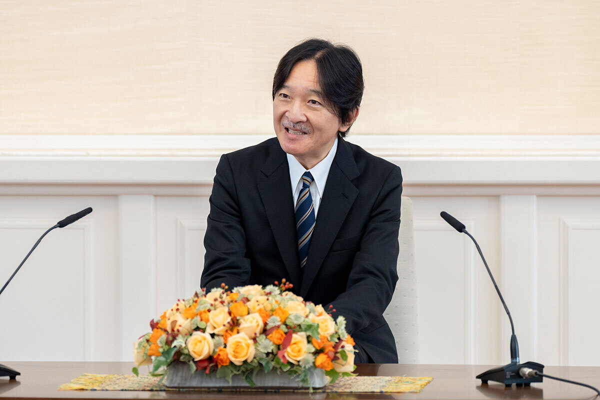 秋篠宮さまが来月末に還暦を迎えられる様子。皇位継承の意思について注目が集まる。