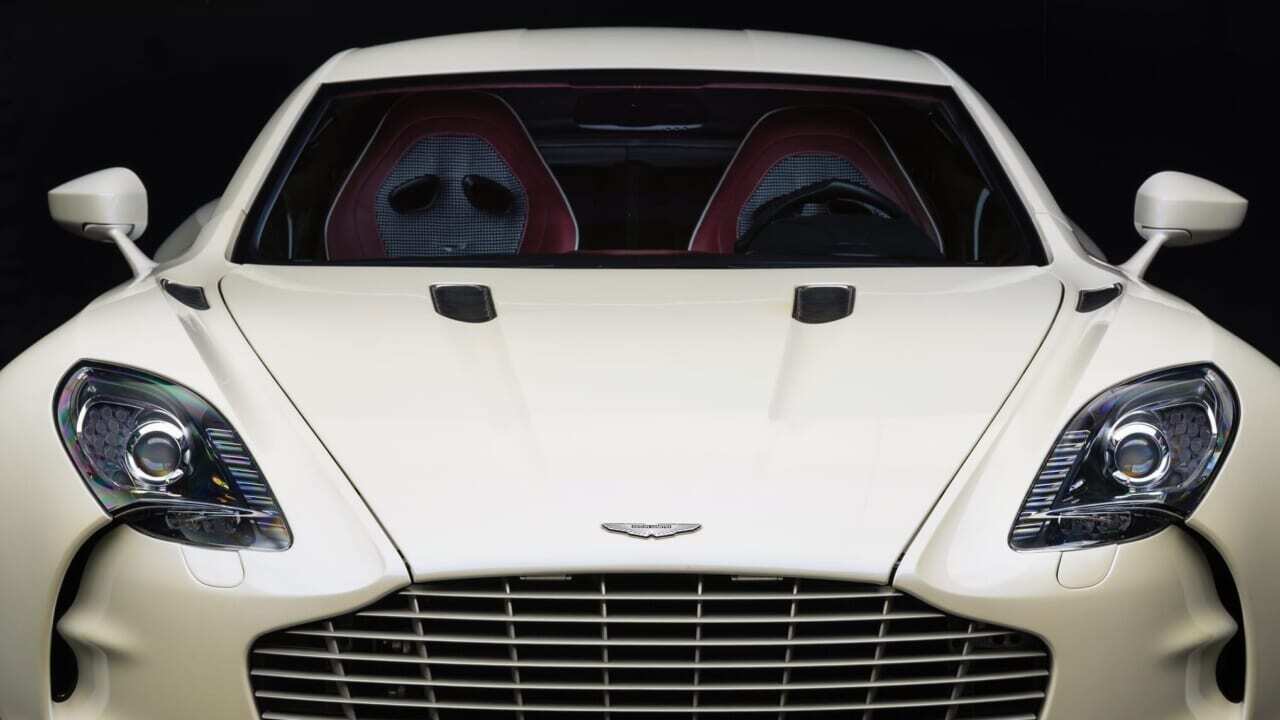 衝撃】007に選ばれなかったアストンマーティン「One-77」 77台限定