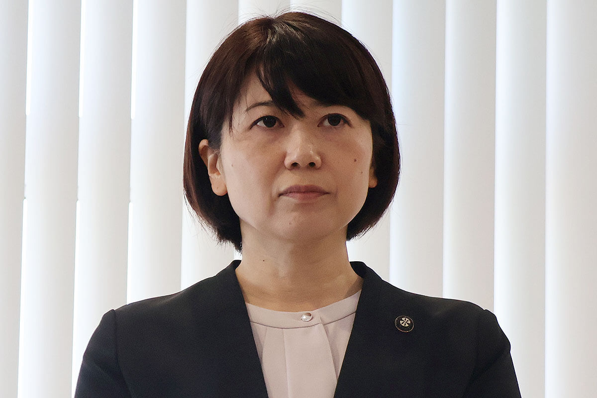前橋市長 小川晶氏、ホテル密会問題渦中の表情