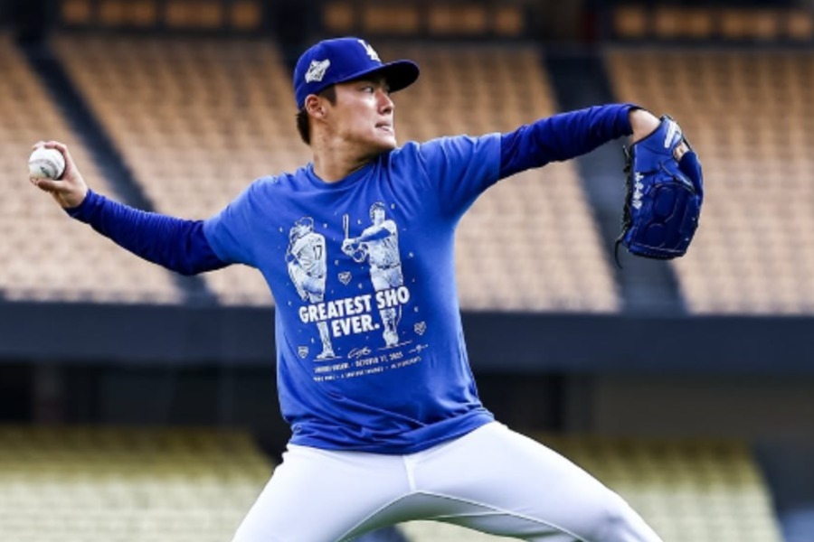 大記録達成日　大谷翔平　実使用　実投球　ボール　二刀流day 検索) Tシャツ 大記録達成日大谷翔平実使用実投球ボール二刀流day 検索) Tシャツ