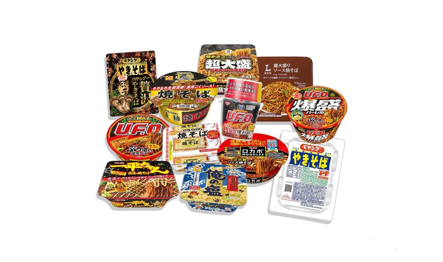 様々なカップ焼きそばが並び、食べ比べの期待感を高めるイメージ