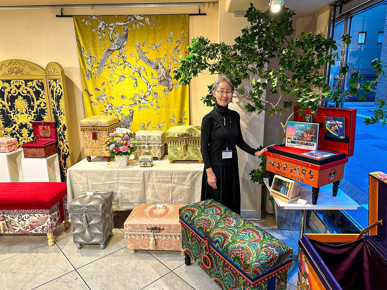 書評】木箱が華麗に“変身”：パイザー真澄著『Chabako－茶箱 インテリア