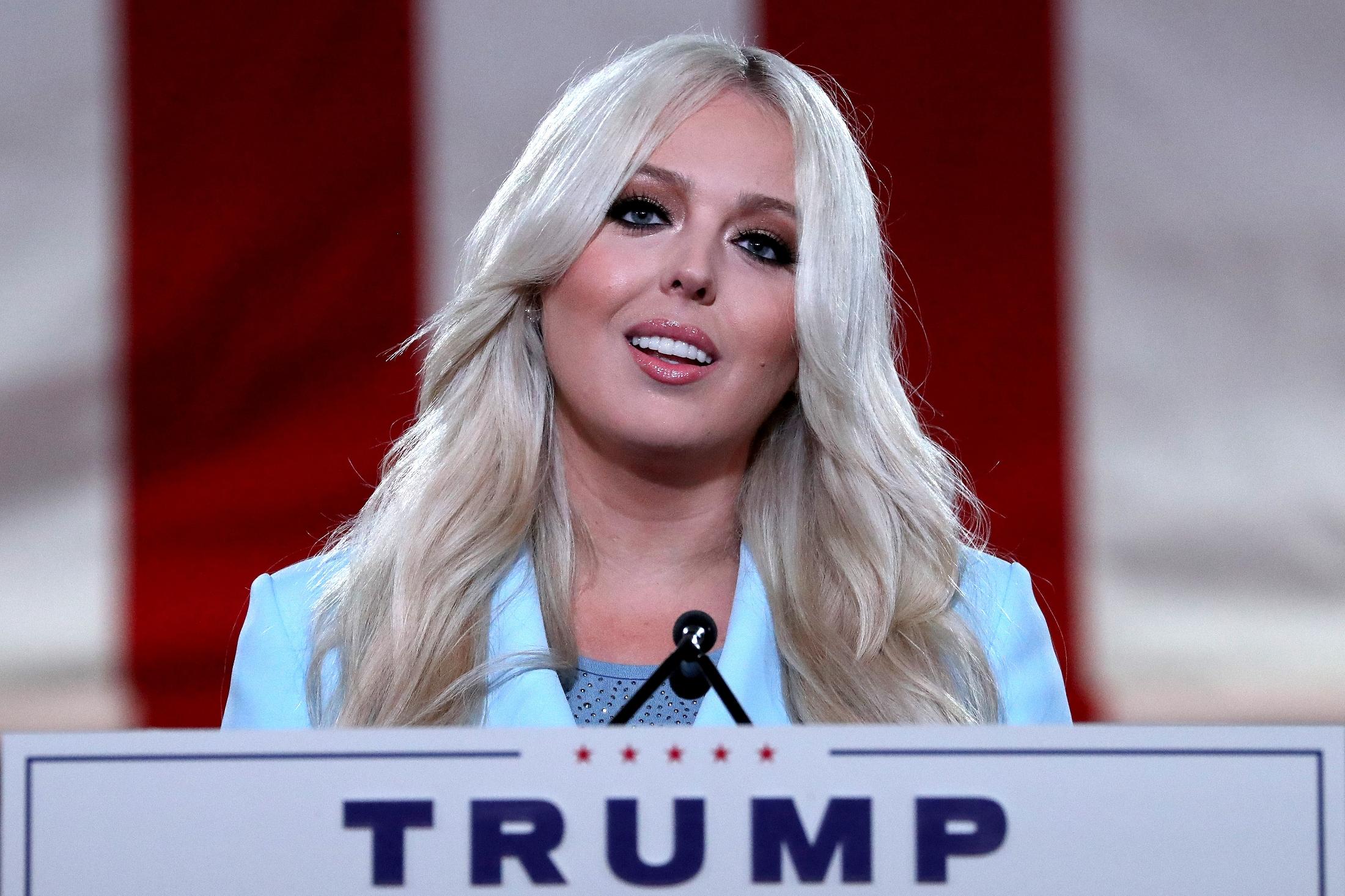 トランプ次女ティファニー、学歴と母娘の絆が語る「もう一つの物語」 トランプ大統領の次女、学業優秀なティファニー・トランプ氏の肖像