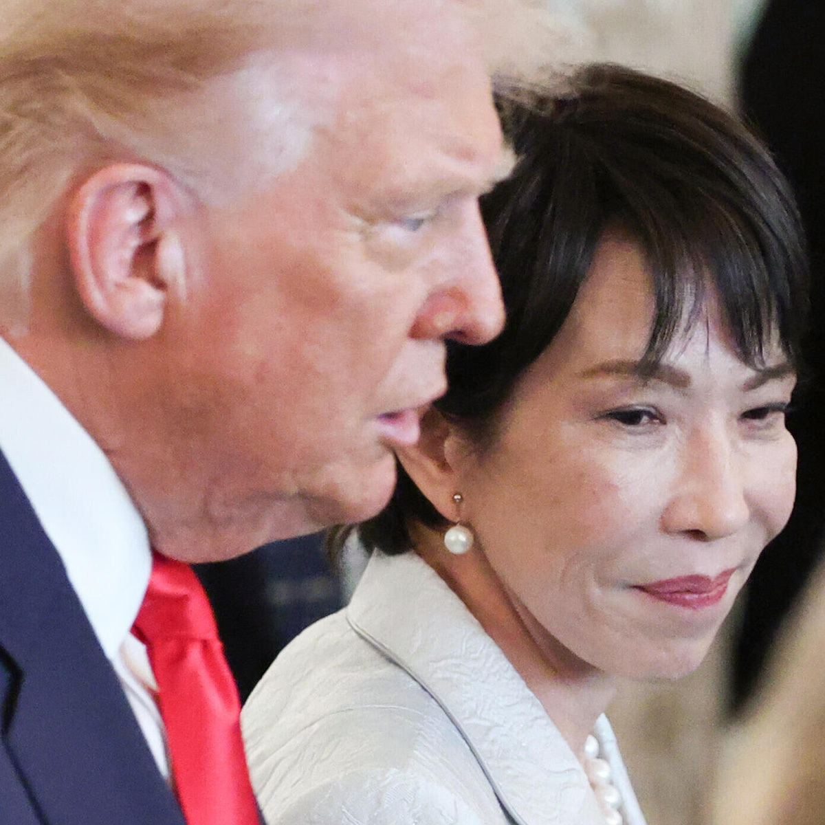 高市首相、トランプ大統領との日米会談で「新時代」宣言も、外交姿勢に賛否両論 東京・元赤坂の迎賓館で行われた日米首脳会談後、親密な雰囲気を見せる高市早苗首相とトランプ米大統領