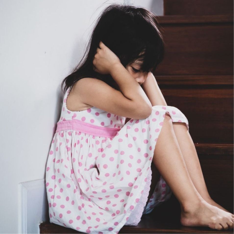 日本を震撼させた9歳女児虐待死事件:裕福な社長令嬢から「虐待母」へ転落した松井奈緒の軌跡 家庭崩壊と貧困の末に虐待に走る母親のイメージ写真