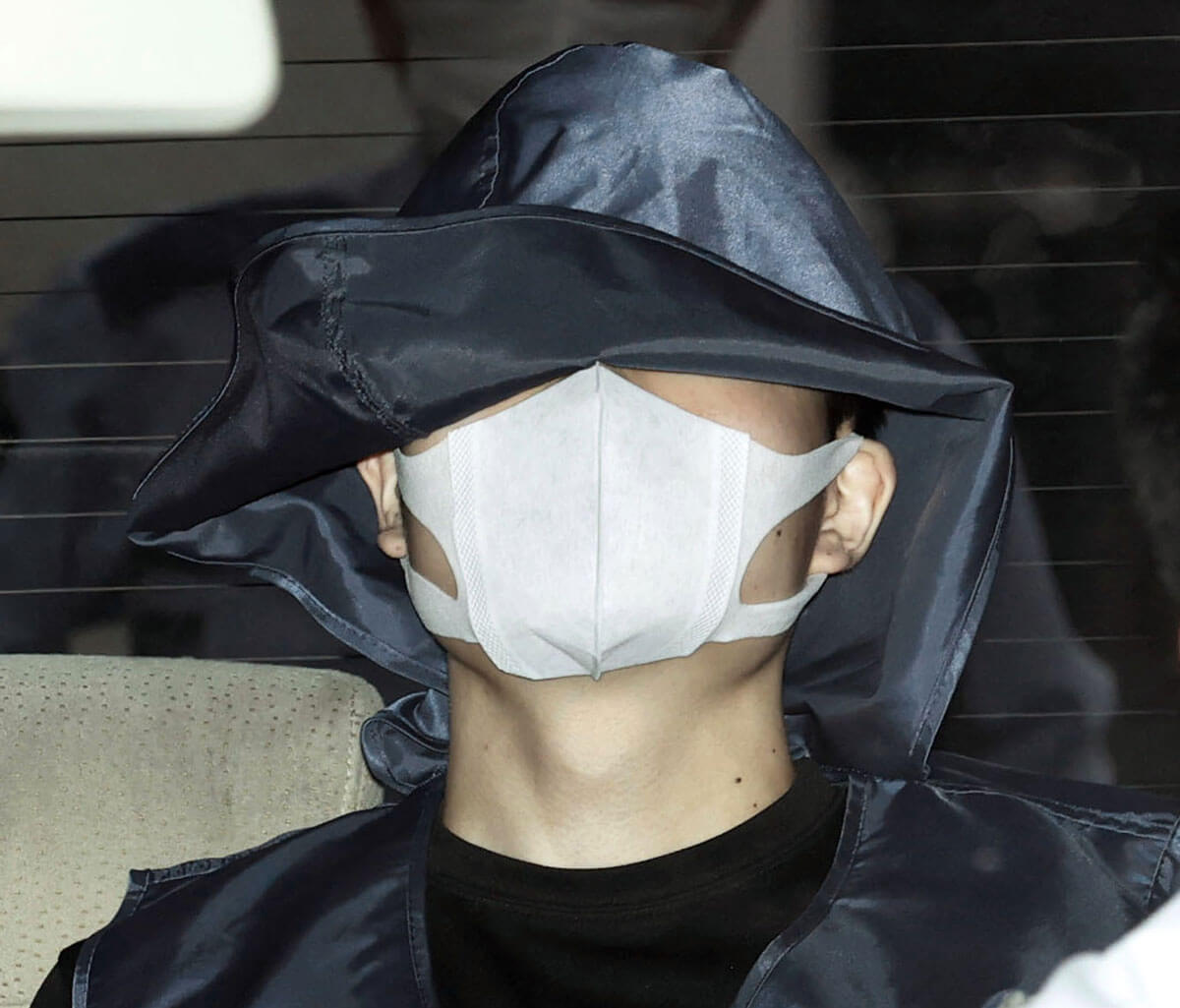 宝塚ボーガン事件で無期懲役判決を受けた野津英滉被告の様子