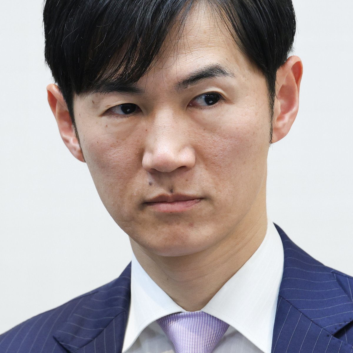 ビジネス番組で日本維新の会の藤巻健太衆院議員と激しい議論を交わす石丸伸二氏