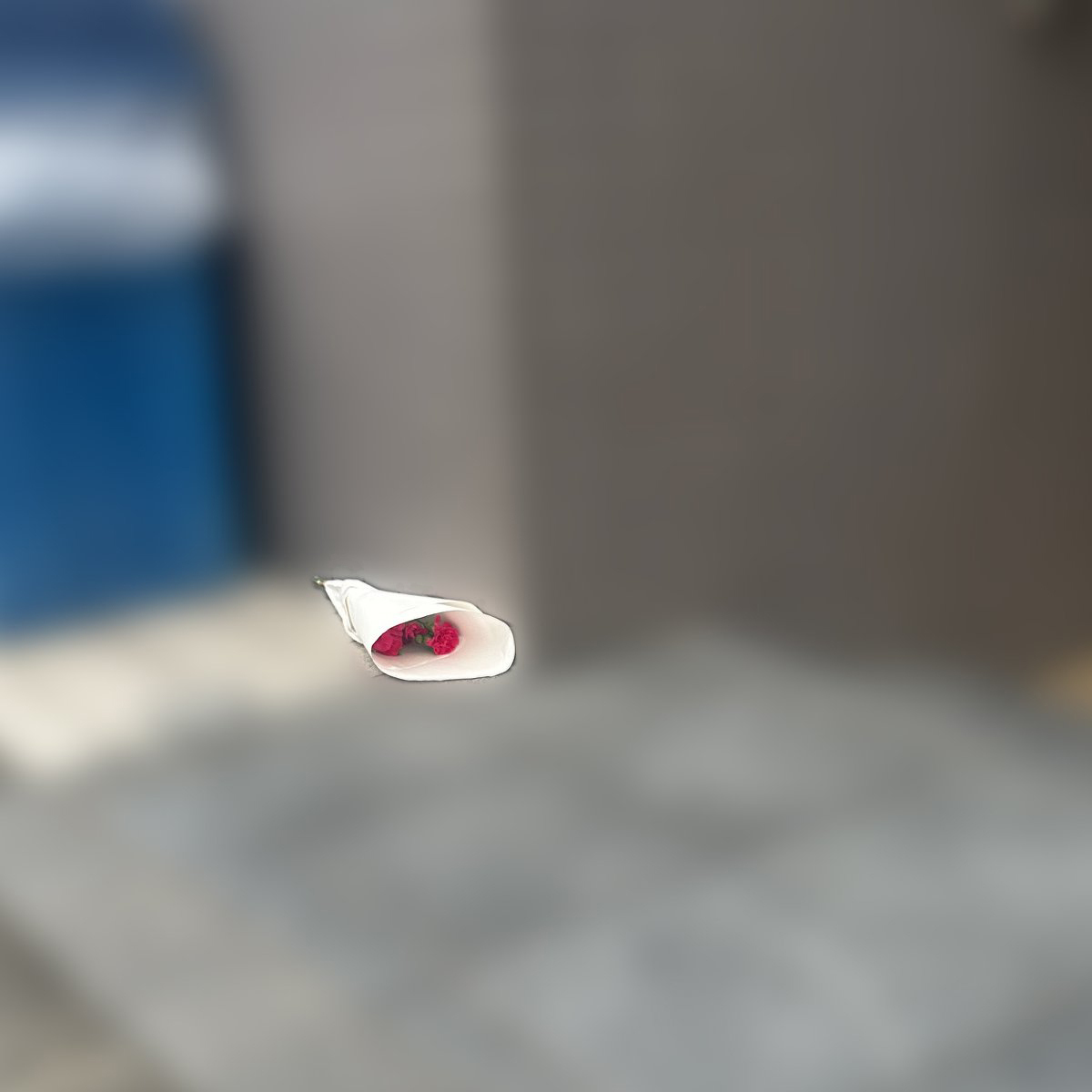 献花が置かれた世田谷区のマンション現場