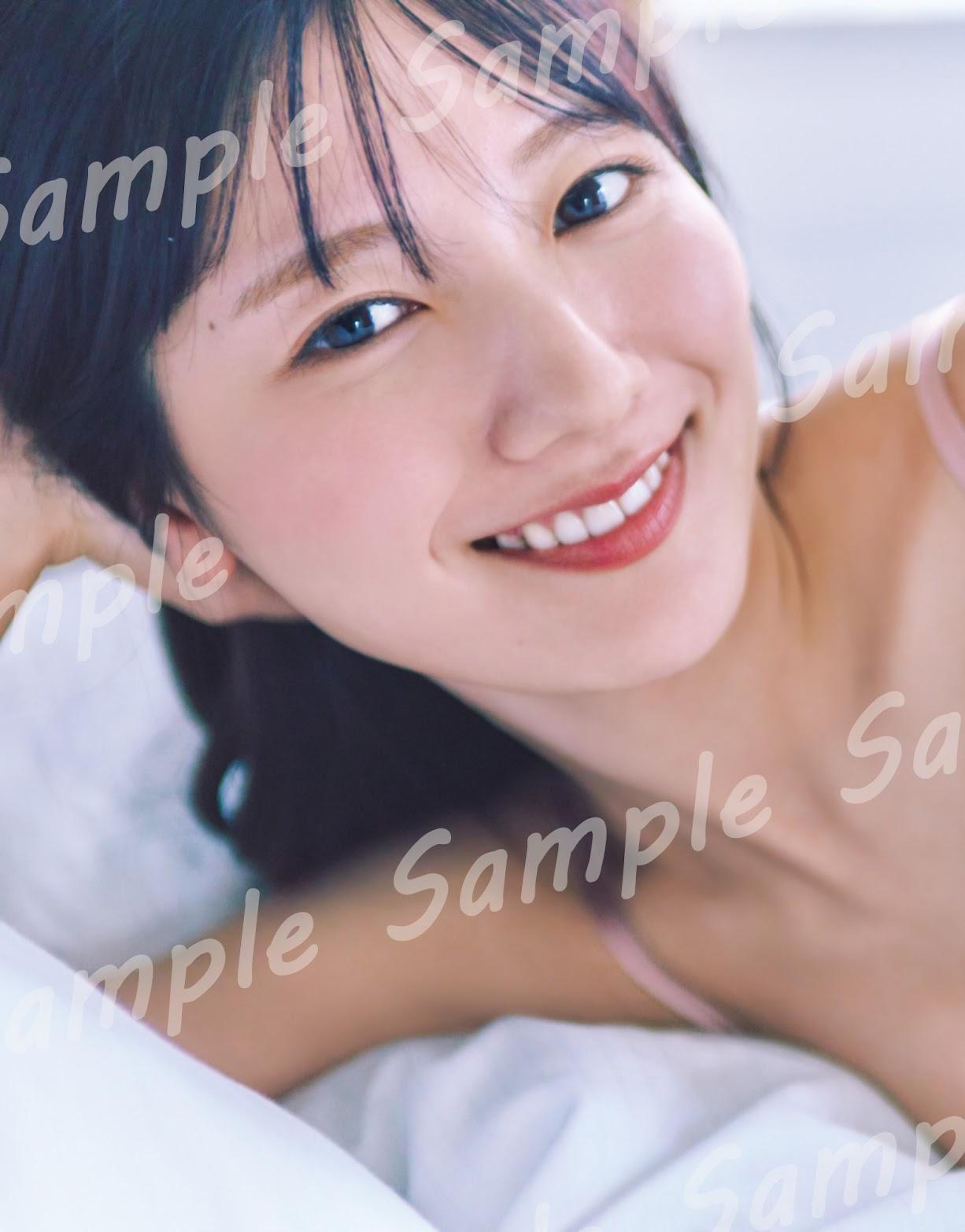 日向坂46河田陽菜＞ピンクのランジェリー姿でリラックス 写真集の特典