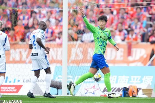 降格決定同士の一戦、湘南が5発大勝で半年ぶり白星…新潟は入江体制で未勝利のまま残り2戦へ(サッカーキング)