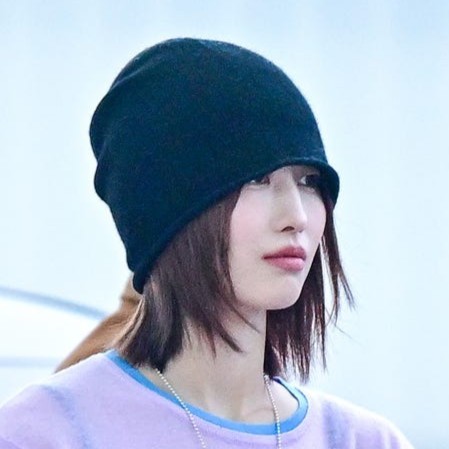 TWICEモモ、ピンク×シースルーでおしゃれ肌見せの完成。うっすら透ける美くびれも健在