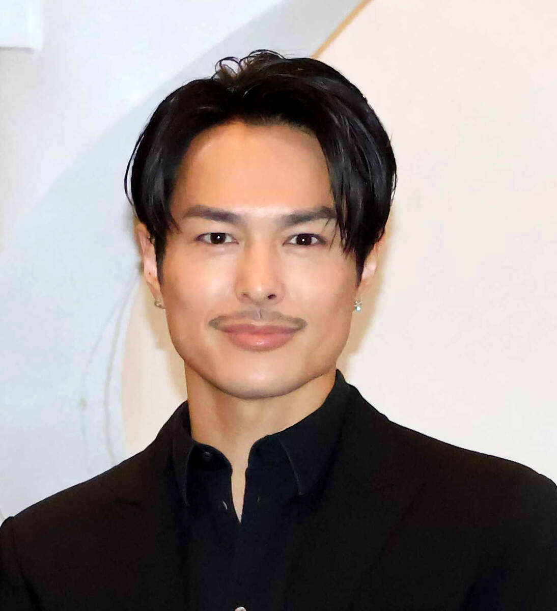 三代目JSB・今市隆二、来年から活動再開へ「信頼回復できるよう、責任ある姿勢で臨む決意」公式サイトで発表(スポーツ報知)