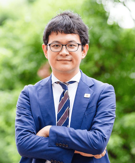 キャリア官僚を経てお笑い芸人へ転身した異色の経歴を持つ、元官僚芸人まつもと氏