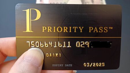 楽天プレミアムカードが“改悪”されたと話題だが…海外ラウンジは「高級ホテル並みの待遇」「食事も超豪華!」で旅好きなら余裕で元を取れる訳 楽天プレミアムカードが“改悪”されたと話題だが…海外ラウンジは「高級ホテル並みの待遇」「食事も超豪華!」で旅好きなら余裕で元を取れる訳