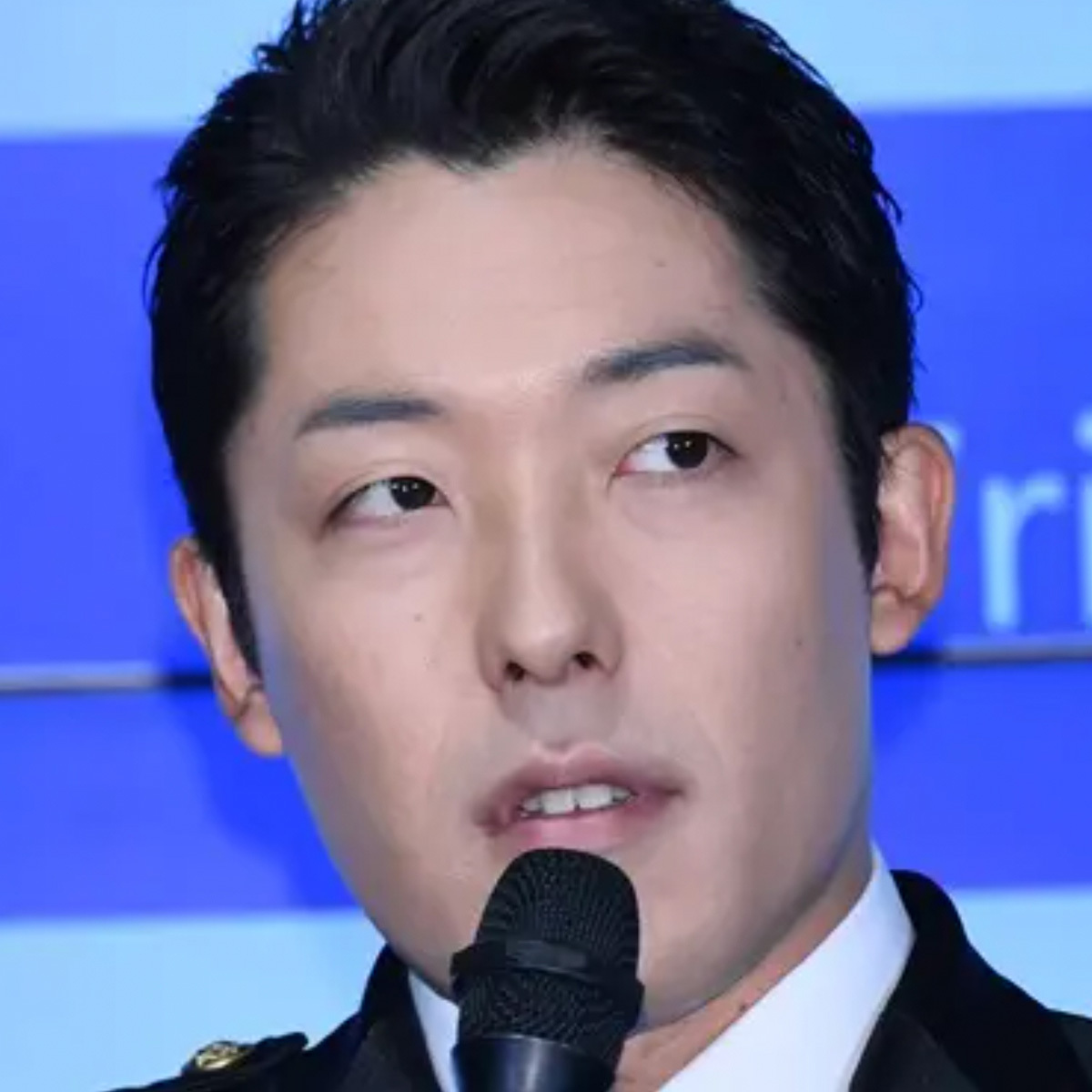 中田敦彦氏の真剣な表情