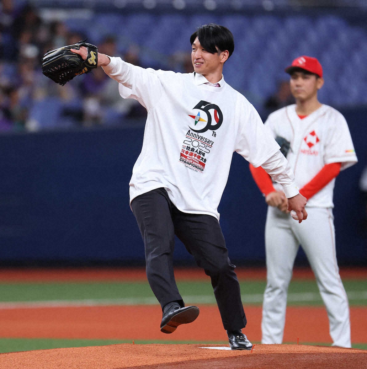 阪神・近本が始球式に登板 残留決定で…ファンから“ありがとう”の声援に「聞こえてました」と笑顔(スポニチアネックス)