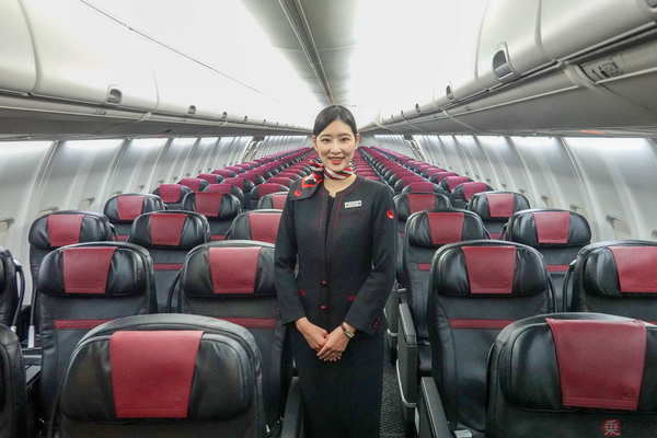 JALが本気の「労働環境」改善に着手! CAと地上係員の「靴ルール」を大幅緩和…新ルールどう変わる?(乗りものニュース)