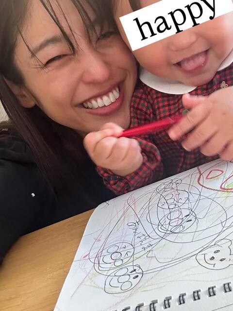 岡副麻希、実家で「母の遺品整理」思い出の机を1歳娘にプレゼント「お母さんの愛があふれてますね」 岡副麻希、実家で「母の遺品整理」思い出の机を1歳娘にプレゼント「お母さんの愛があふれてますね」