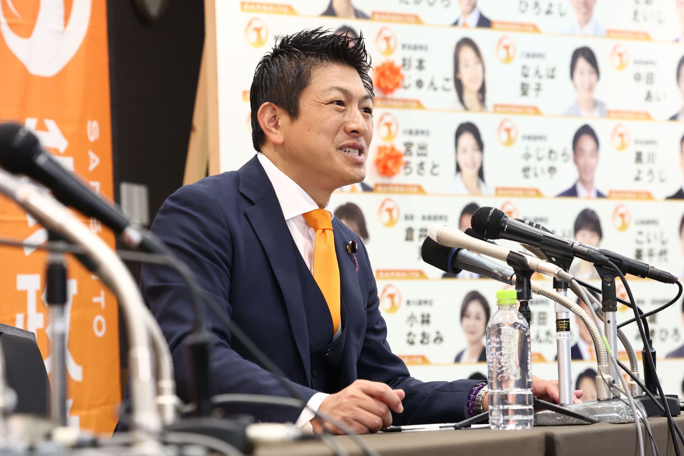 参院選で議席を伸ばし勢いを見せる参政党の代表者たち