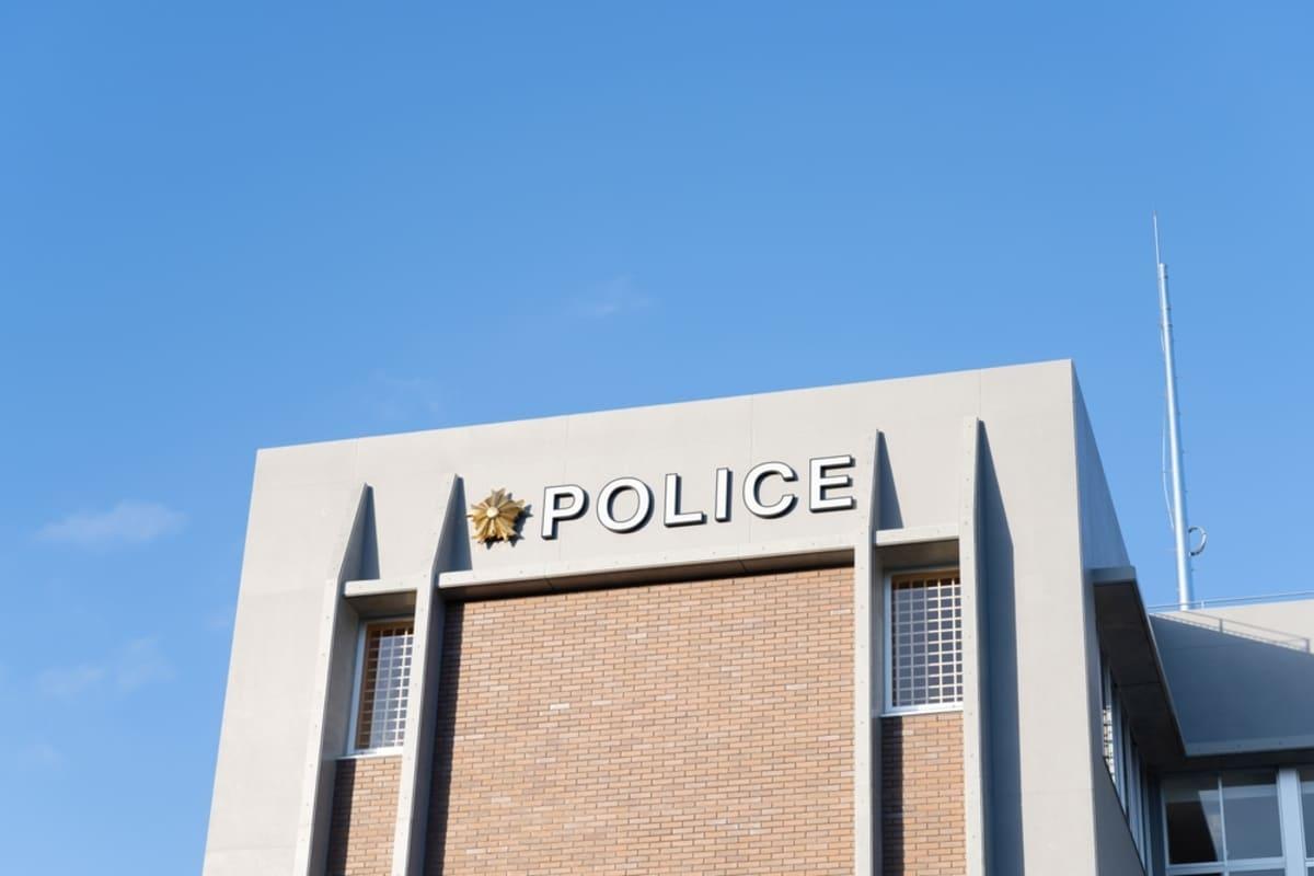 交番に「5万円入った財布」を届けたら、警察に「あなたの情報を伝えますか？」と聞かれた！ 断ったけど、もし頼んでたら“お礼に1割”もらえてたのでしょうか？（ファイナンシャルフィールド） - Yahoo!ニュース