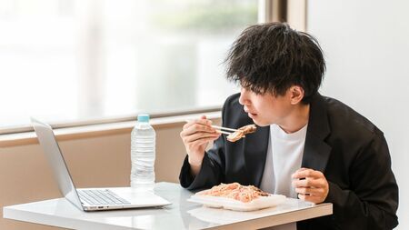 恋愛強者3割が女性を“独り占め”している…残りの恋愛弱者が苦しむ「個人戦」婚活市場の弱肉強食（東洋経済オンライン） - Yahoo!ニュース