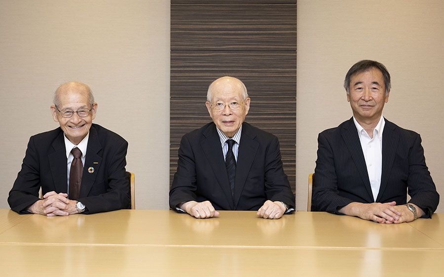 左から吉野彰氏（2019年化学賞）、野依良治氏（2001年化学賞）、梶田隆章氏（2015年物理学賞）