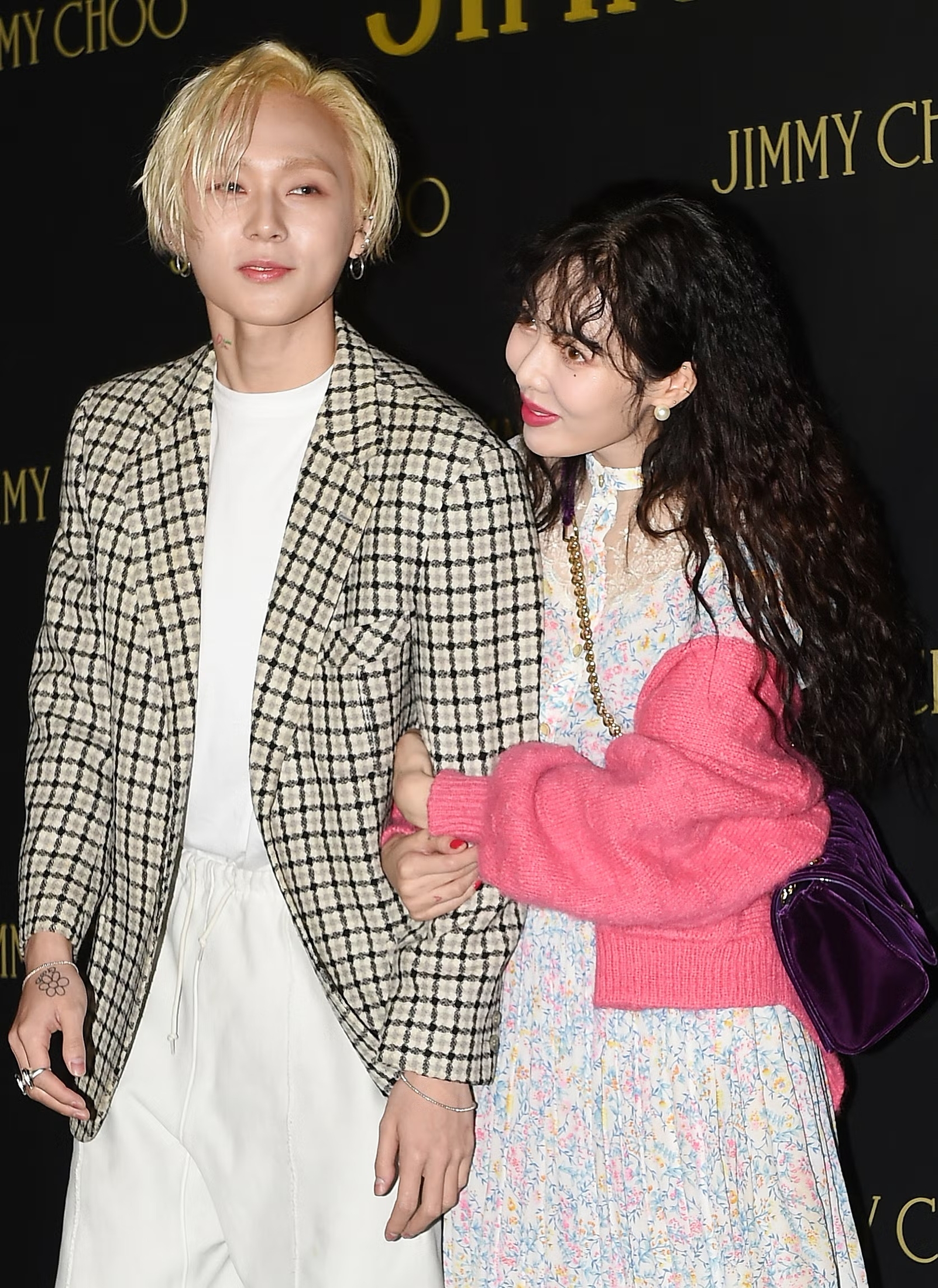 イドンとの交際を公表したキム・ヒョナ