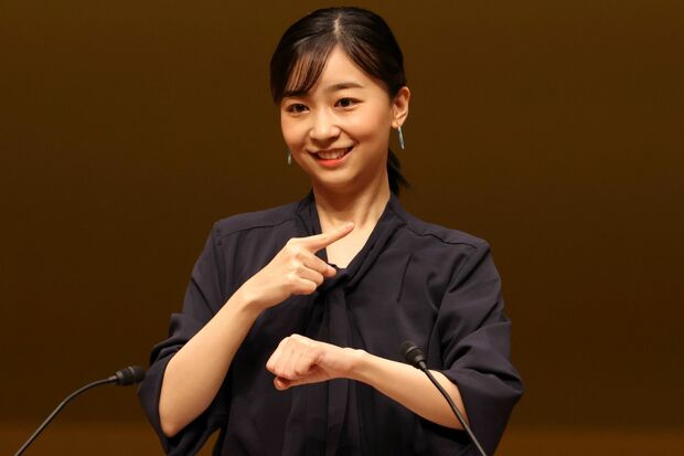 佳子さま、6万円の鮮やかワンピースが売り切れ寸前！ブランド広報もうなった“プリンセス流”の着こなし