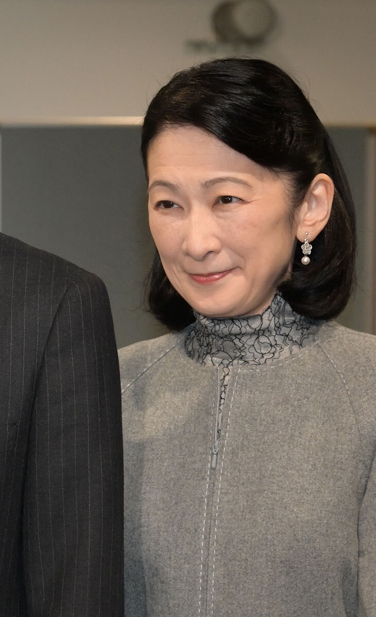公務に臨む紀子さまの様子