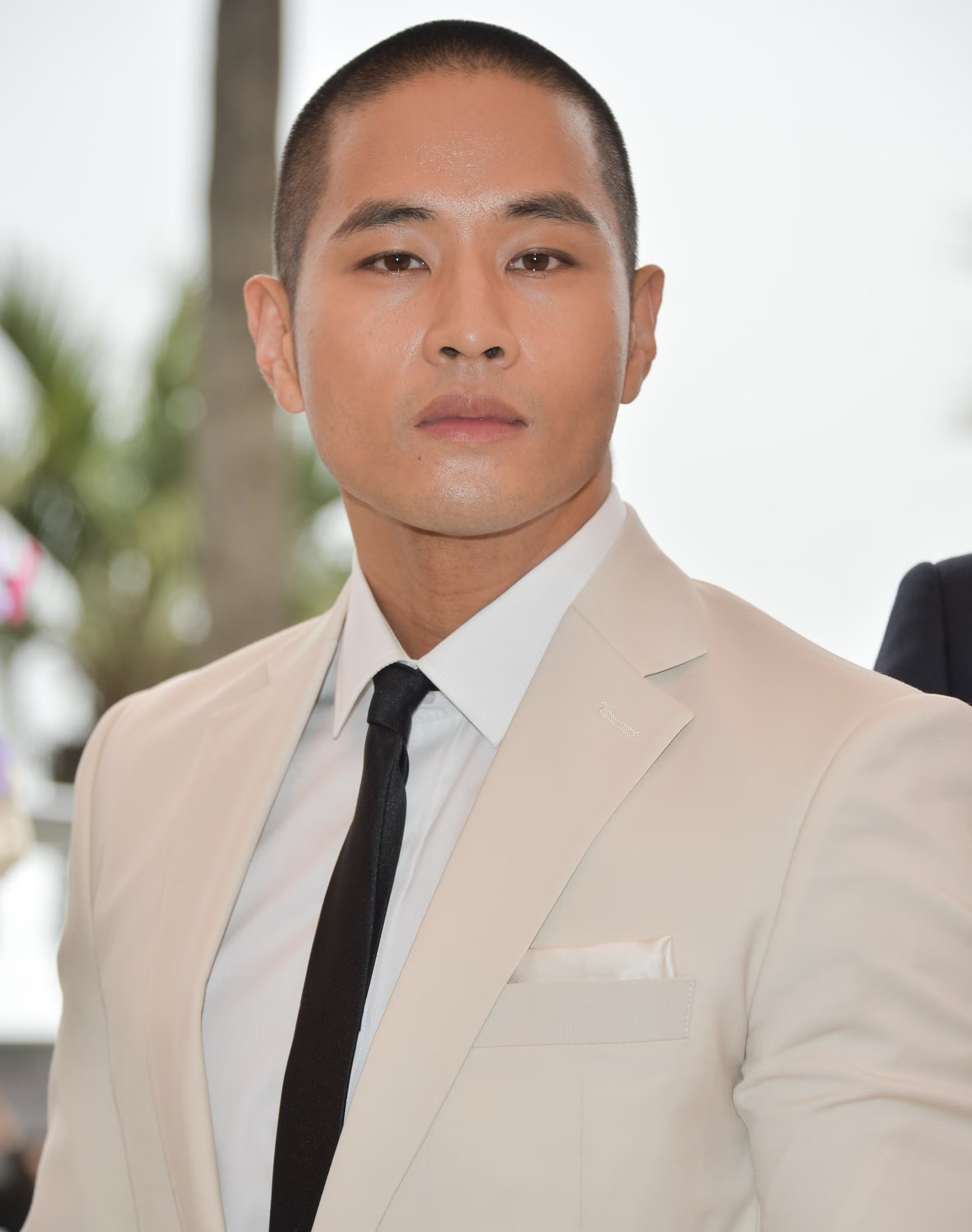 歌手兼俳優ユ・スンジュンのポートレート写真