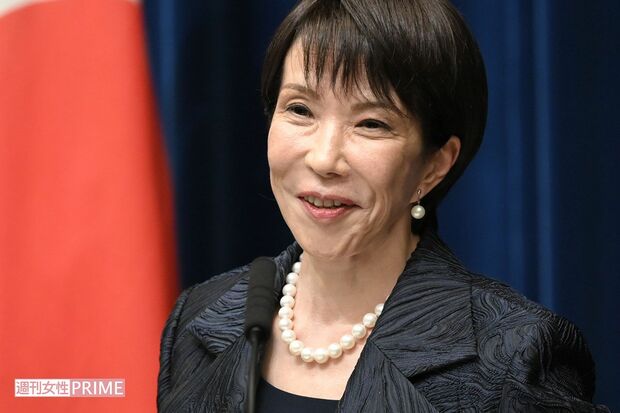 高市早苗首相の就任後初の記者会見の様子 (2025年10月21日)