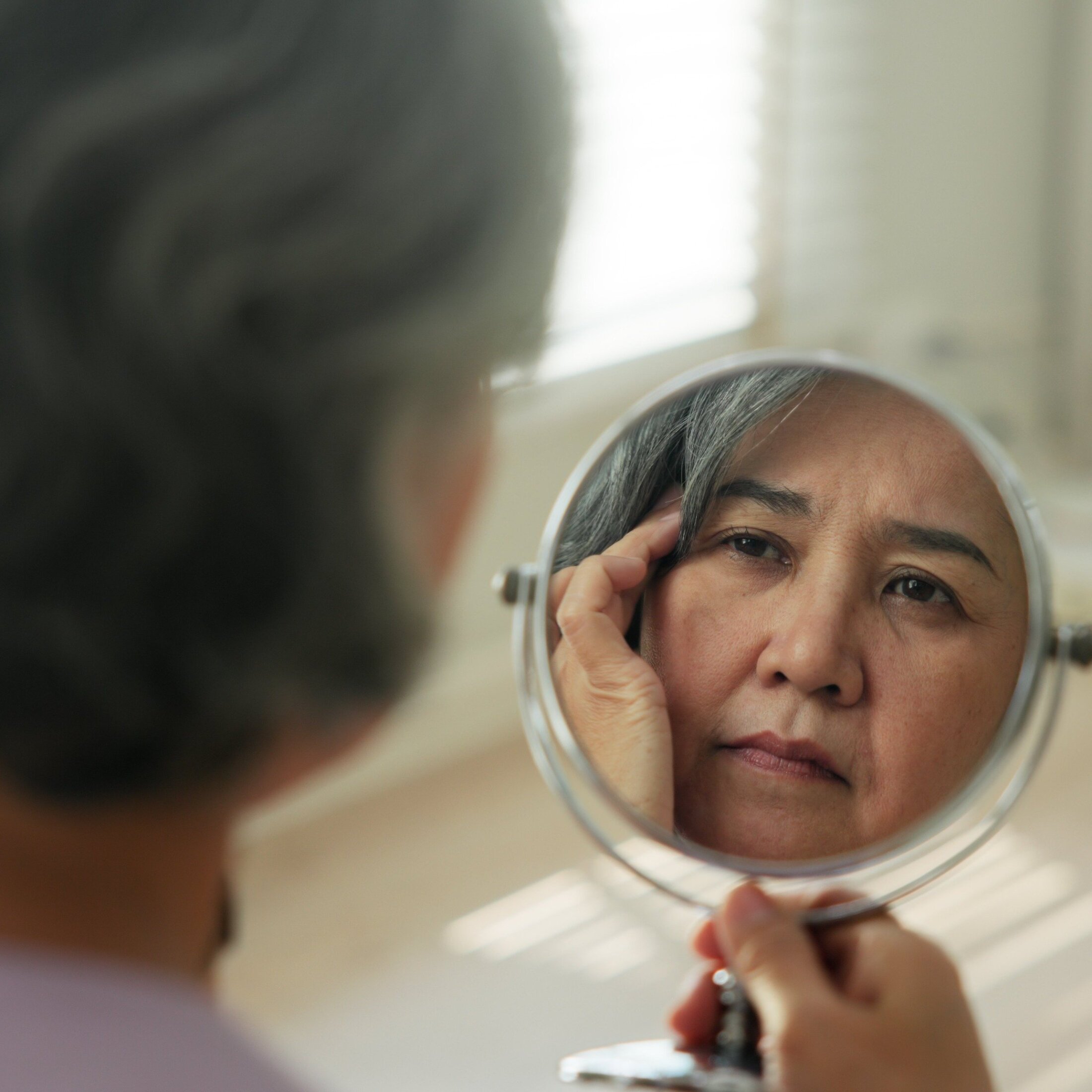 「老い」は幸せを奪う？ 写真／Shutterstock