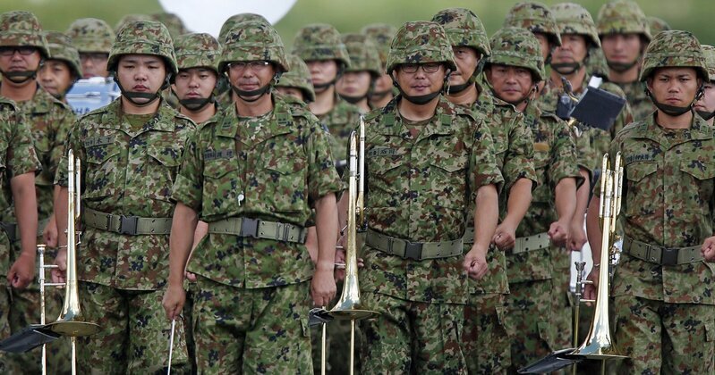 陸上自衛隊音楽隊の隊員たち